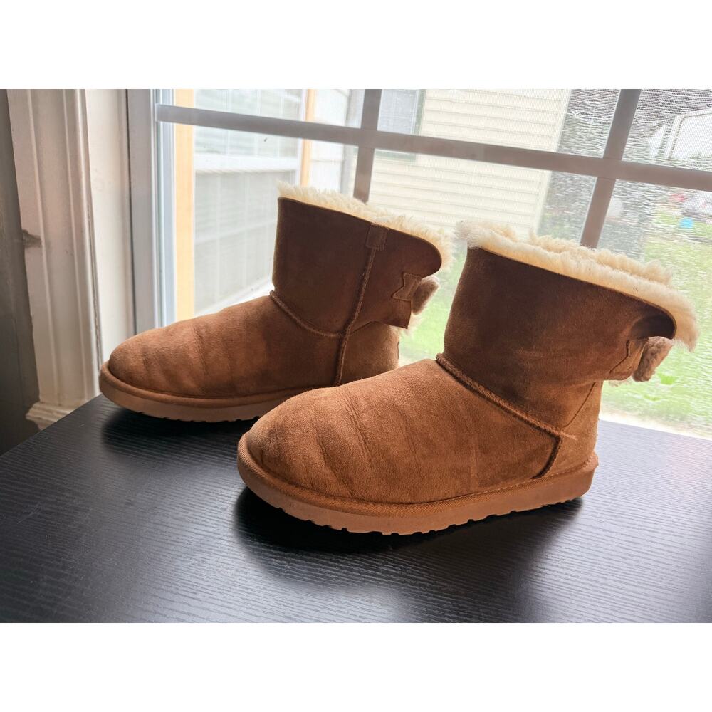 UGG Australia Bailey Button Chestnut Sheepskin Boots Women’s Size 9 - Picture 9 of 14
